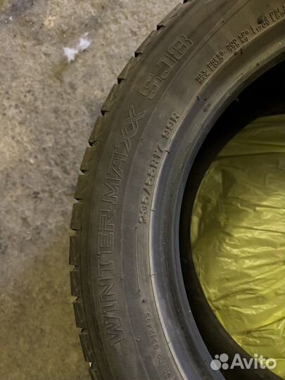 Dunlop Winter Maxx SJ8 235/55 R17 99R