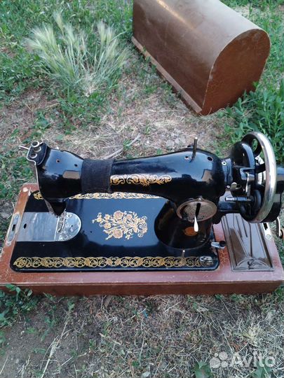 Швейная машина подольская