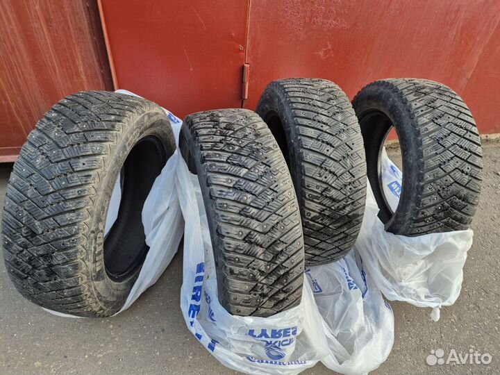 Goodyear Ultragrip Ice Arctic 235/60 R18