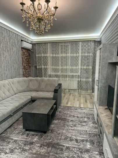 2-к. квартира, 85 м², 7/10 эт.