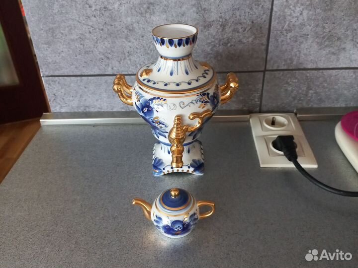 Самовар сувенирный Гжель