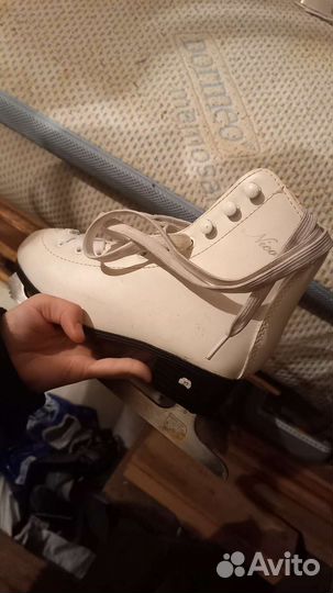 Коньки фигурные