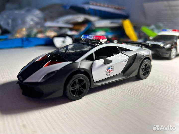 Набор полицейских машин