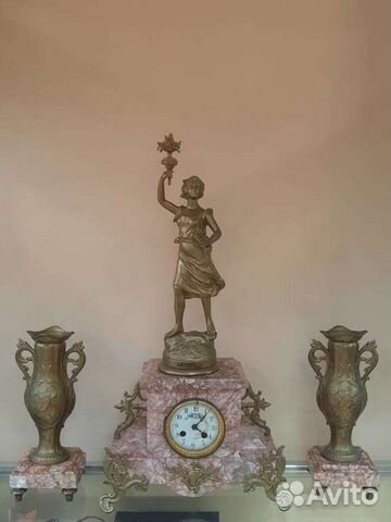 Антикварные каминные часы Франция