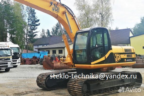 Заднее стекло на экскаватор Jcb Js