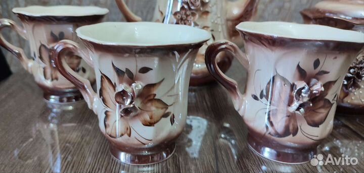 Чайник заварочный, сахарница, чашки