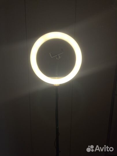 Кольцевая лампа со штативом