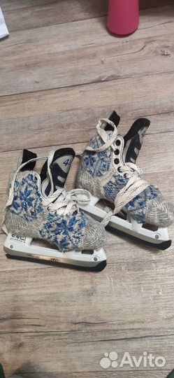 Хоккейные коньки ccm 33