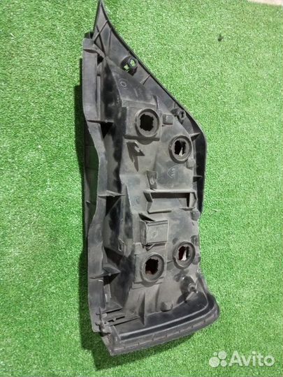 Стоп-сигнал задний левый Toyota Cresta GX100