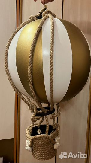 Воздушный шар с корзиной