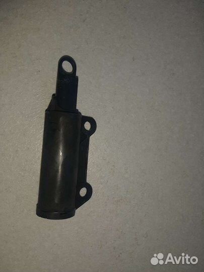 Демпфер бардачка Субару Импреза GH 2008-2012 г.в