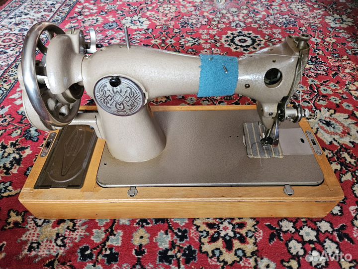 Швейная машинка пмз им. Калинина