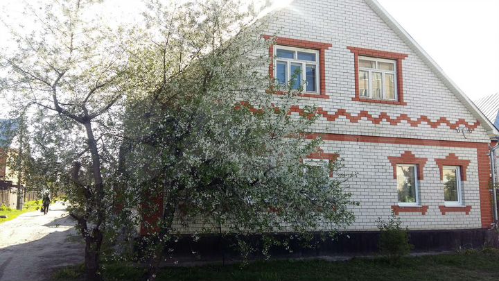 Дом 265 м² на участке 4 сот.