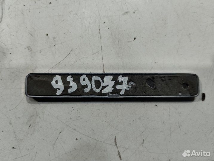 Эмблема (накладка) декоративная (Audi Q8)