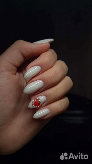 Маникюр, педикюр, бровки