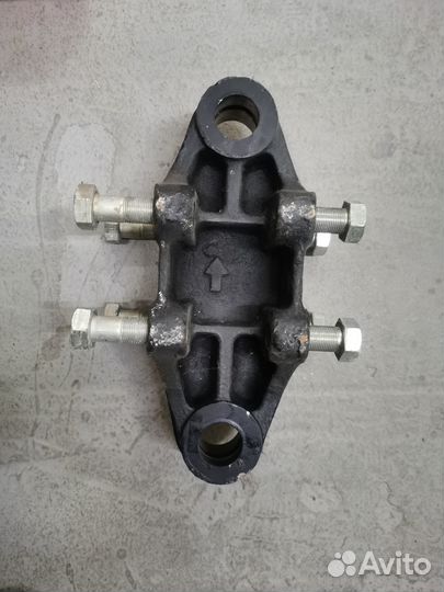 Кронштейн реактивной штанги верхний камаз