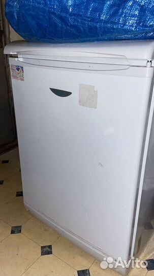 Холодильник маленький б/у