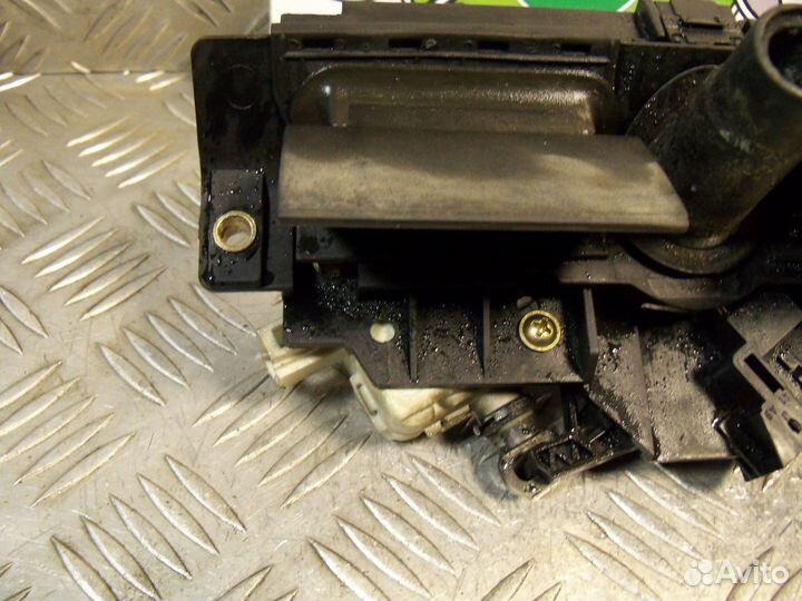 Механизм открытия крышки багажника Audi A6 C5