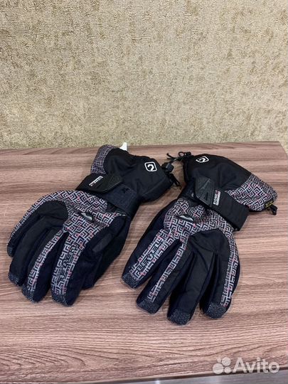 Перчатки зимние / горнолыжные перчатки