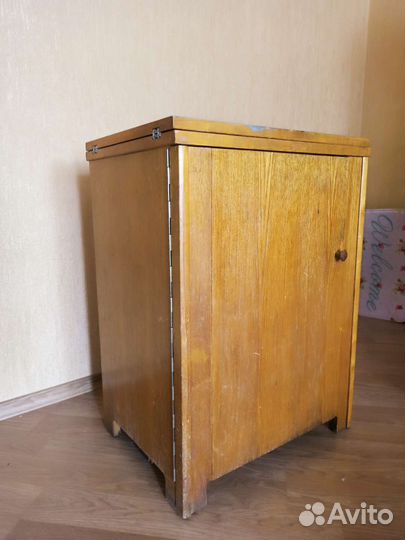 Швейная машина педальная