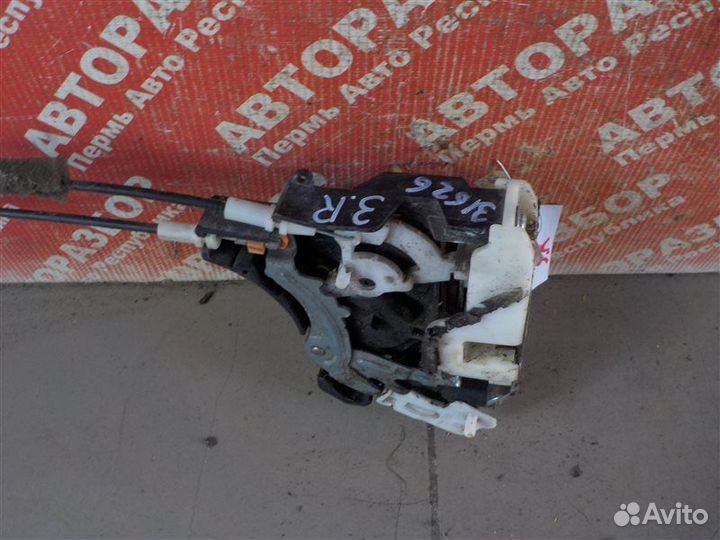 Замок двери задний правый Mitsubishi L200 KB