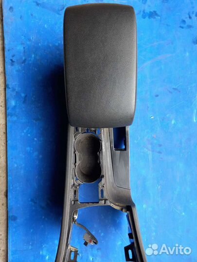 Центральная консоль подлокотник Ford Mondeo 4