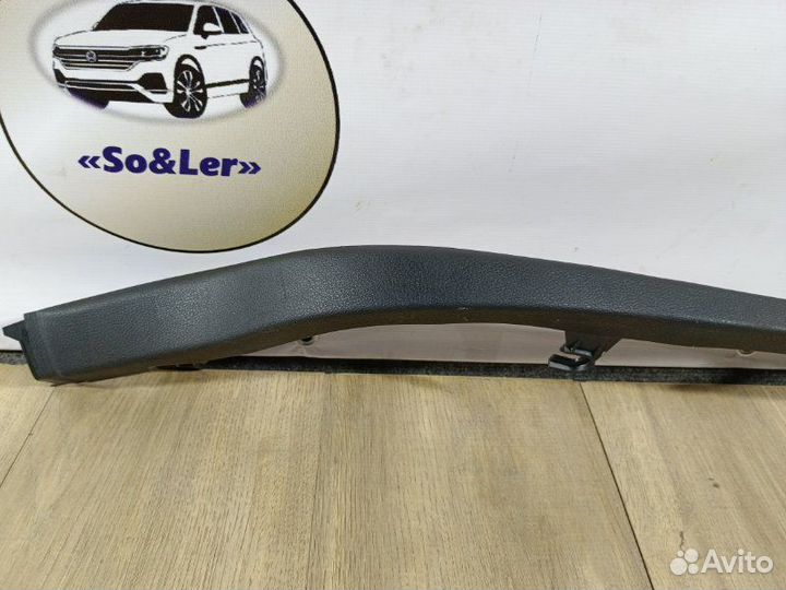 Накладка на порог салона левая Volkswagen Passat