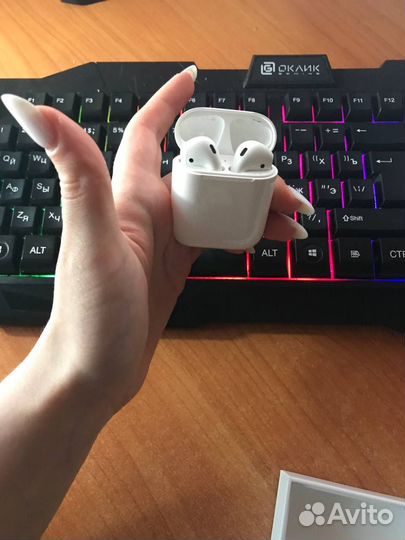 Продам наушники AirPods 2