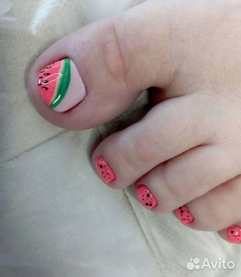 Маникюр, педикюр, ламинирование бровей