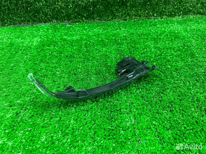 Повторитель в зеркало левый 8K0949101C Audi A3 A4