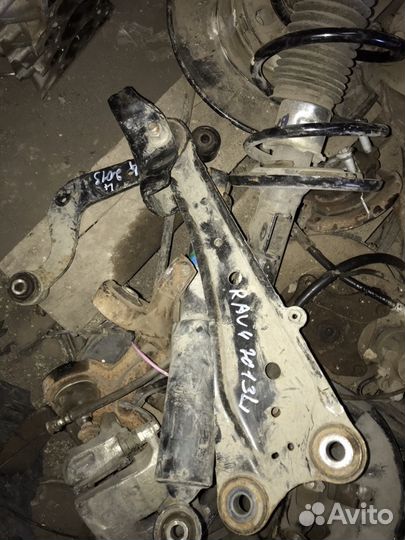 Задний амортизатор Тойота Раф4 2013-2019