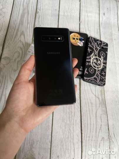 Samsung Galaxy S10+, 8/128 ГБ