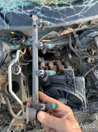 Топливная рампа с форсунками Renault Megane 2