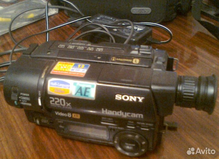 Видеокамера sony Handycam 220х