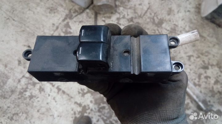 Блок стеклоподъемников на Алмера Классик