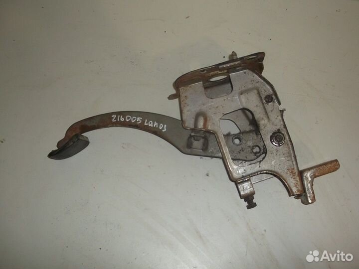 Педаль сцепления (Chevrolet Lanos)