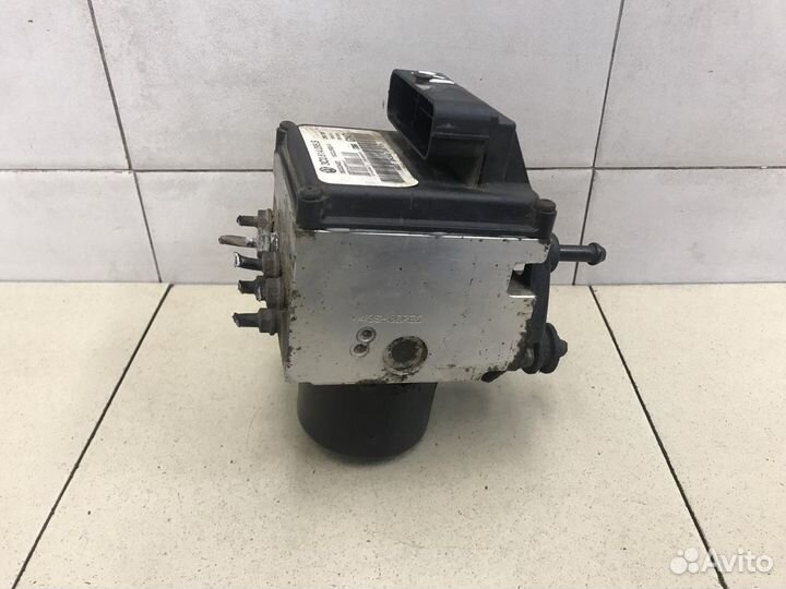 Блок ABS (насос) Passat B6 2005-2010