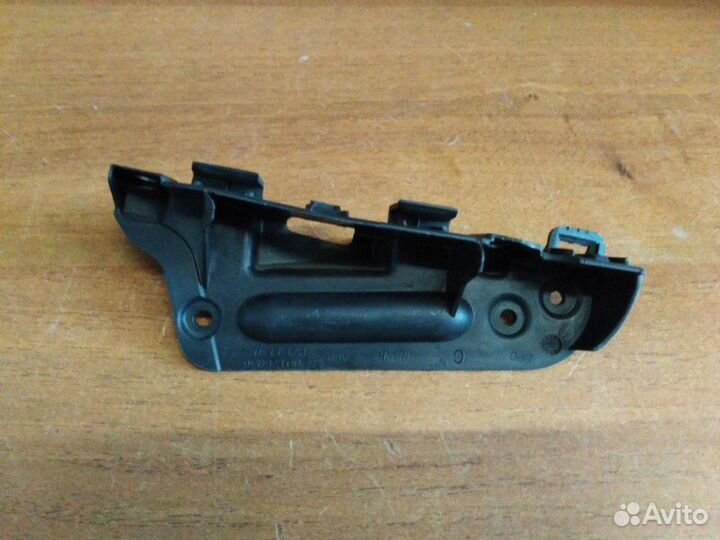 Кронштейн бампера задний левый Renault Megane 2002