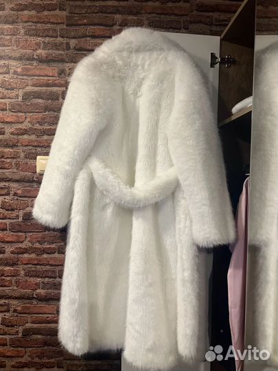 Шуба белая с варежками