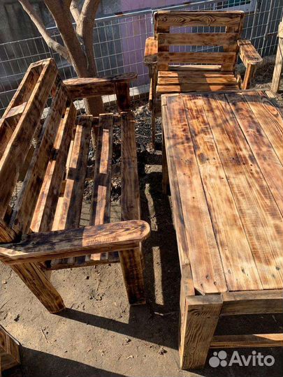 Садовая уличная мебель