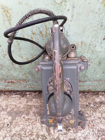 Настенный корабельный телефон