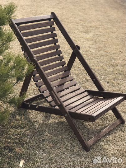 Шезлонг из дерева с анатомической спинкой