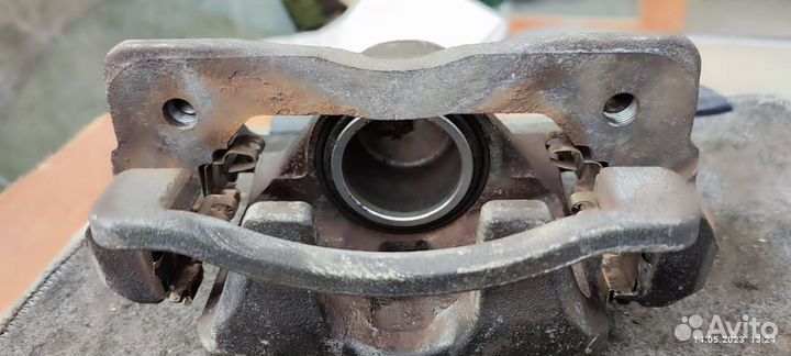 Суппорт передний Honda Civic 7