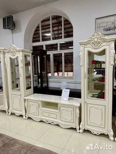 Тумба под телевизор