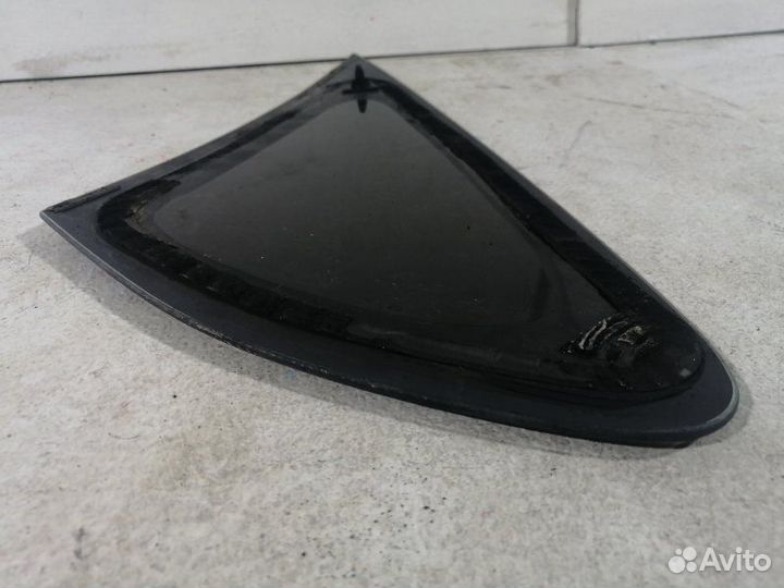 Стекло кузовное глухое правое Ford Focus 2 седан