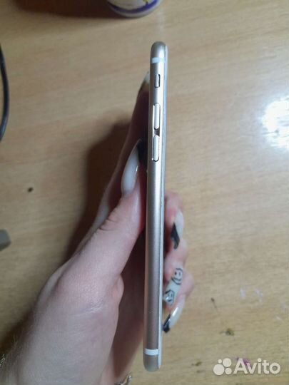 Телефон iPhone 6s