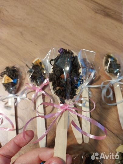 Ложки с вкусным чаем