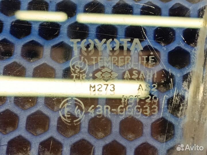 Стекло двери переднее левое Toyota carina T170