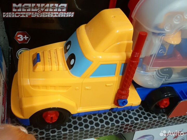 Машина с инструментами музыкальная