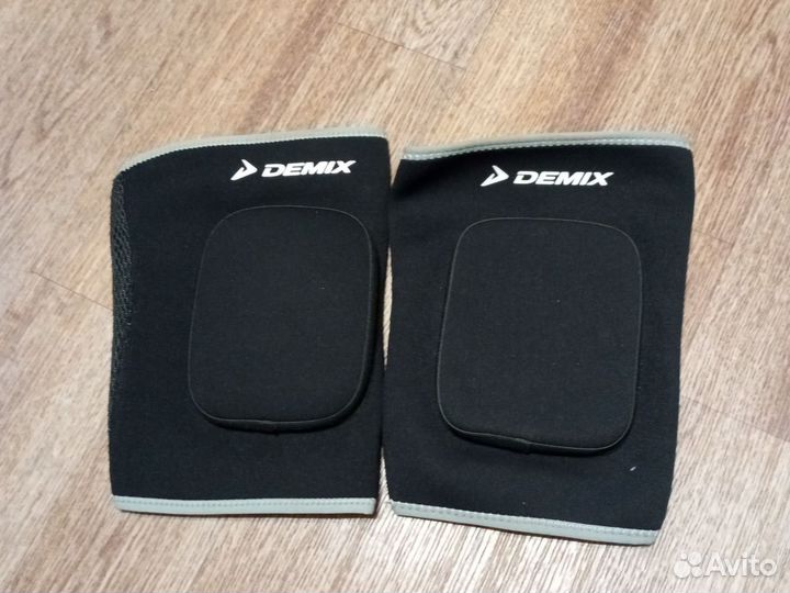 Наколенники